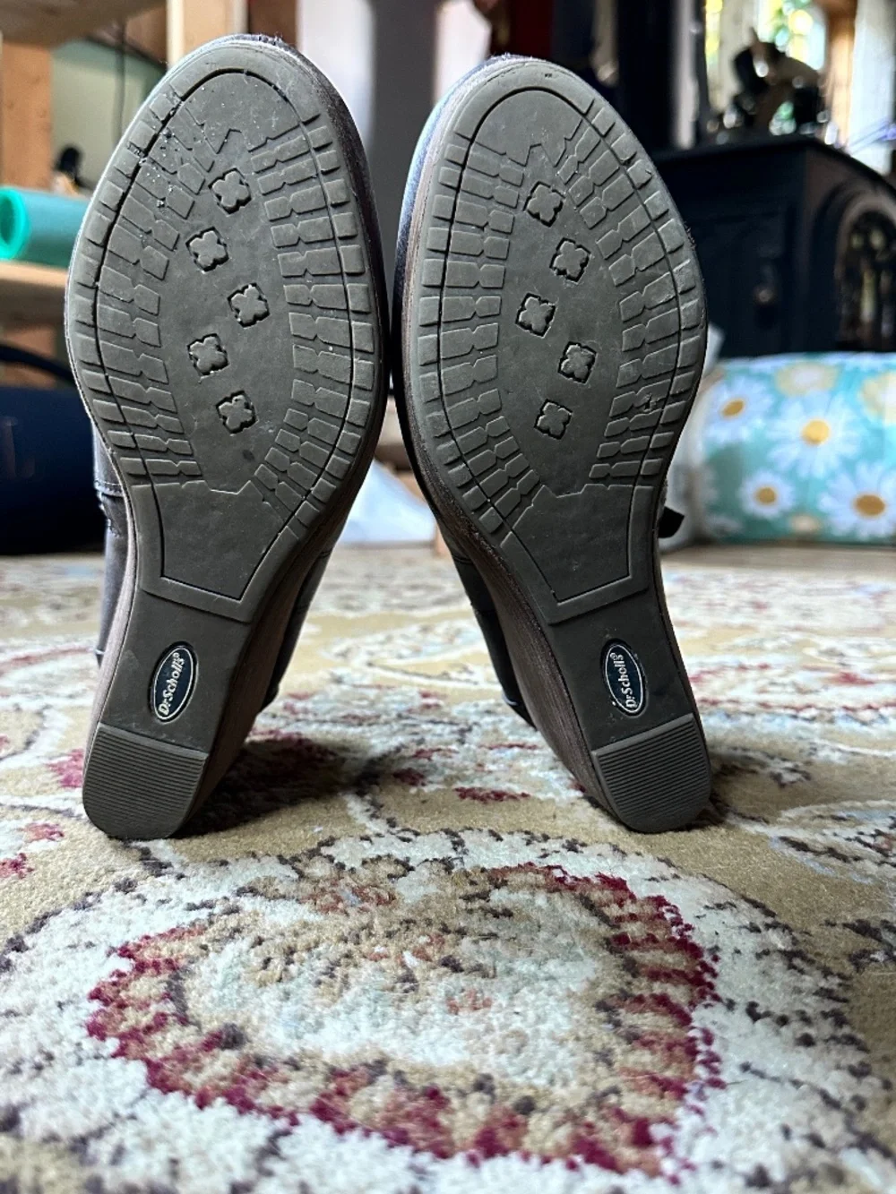Size 8 Dr. Scholl’s wedges